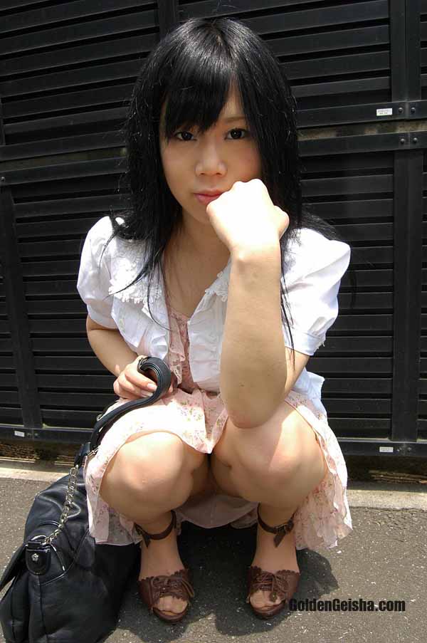 Japanese teen Rui Katayama Shows You Treasure Up Her Skirt – Hot J-Fetish